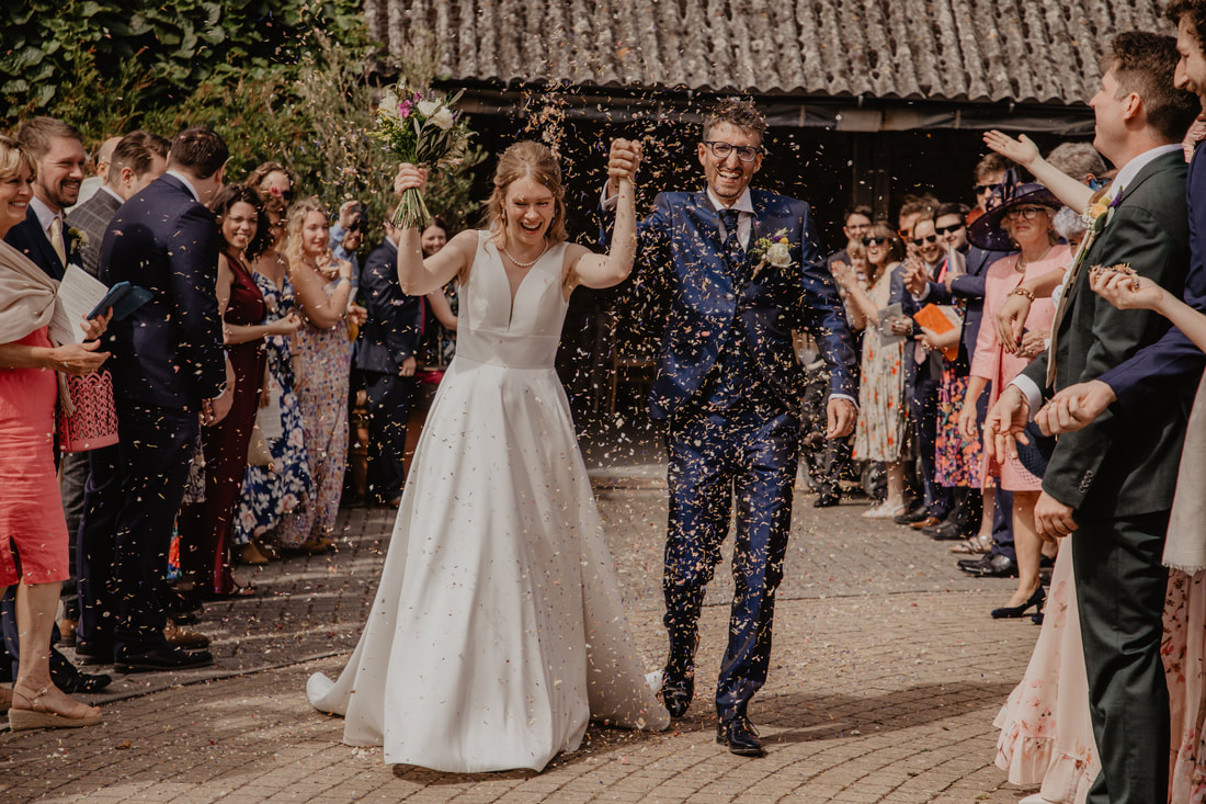 Lorenzo & Jen's Wedding at East Afton Farmhouse, Isle of Wight : Holly Cade - Alternative Candid Documentary Wedding & Portrait Photographer. Available to shoot on the Isle of Wight, Portsmouth, Southampton, Hampshire, the South Coast of England, throughout the UK and Worldwide.